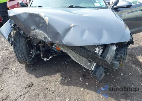 2019 Hyundai Elantra Gt from USA, damaged, VIN KMHH35LE8KU093503